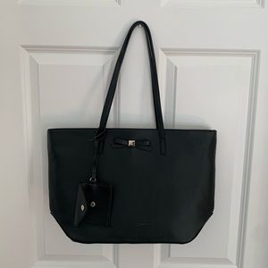 Versatile black purse